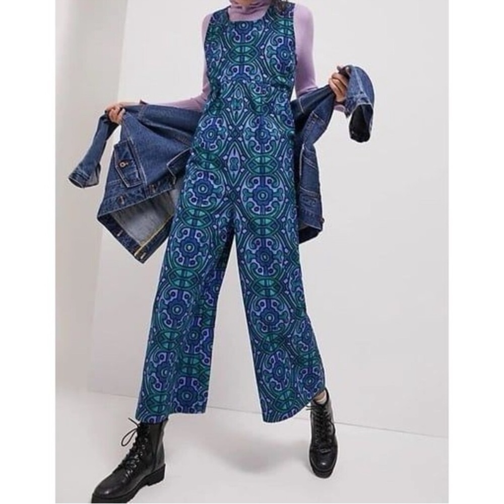 Printed Blue & Green Sleeveless Jumpsuit